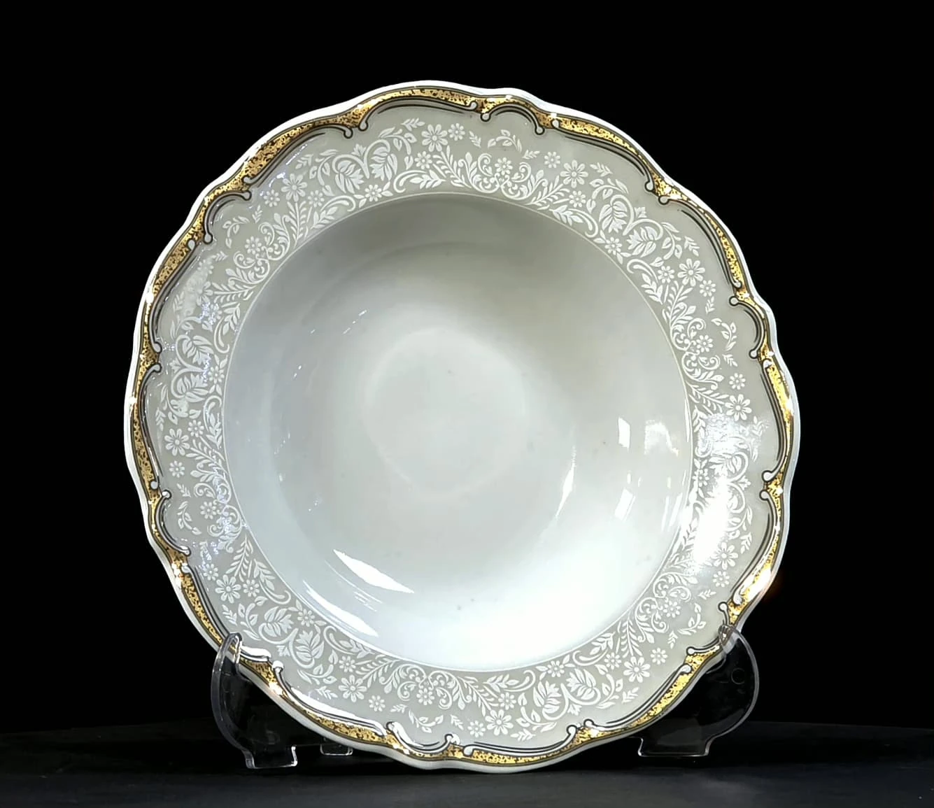 Krem Gold Köşe Desenli Porselen Yemek Takımı