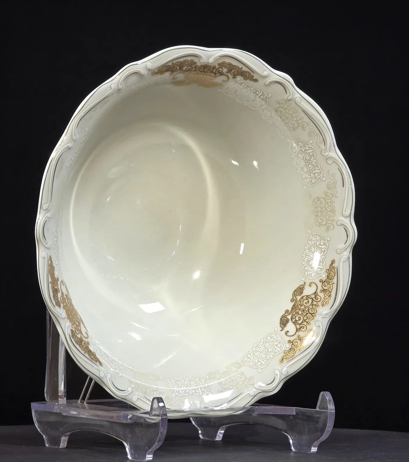 Krem Gold Köşe Desenli Porselen Yemek Takımı