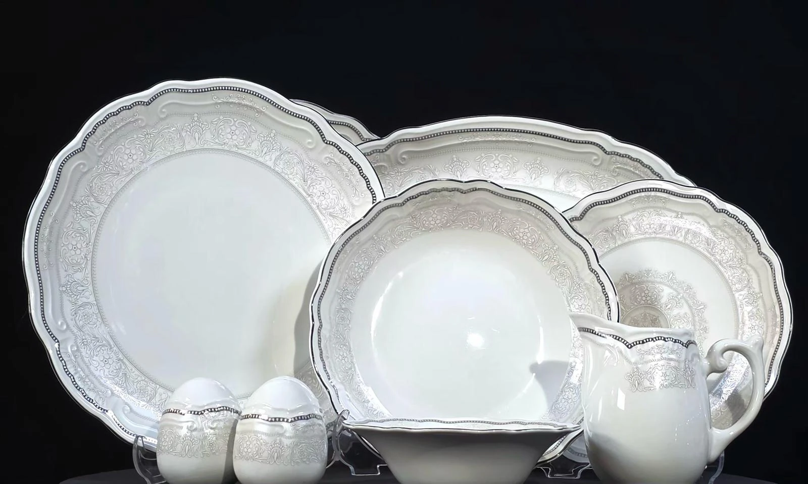 Gri Gold Dantel Desenli Porselen Yemek Takımı