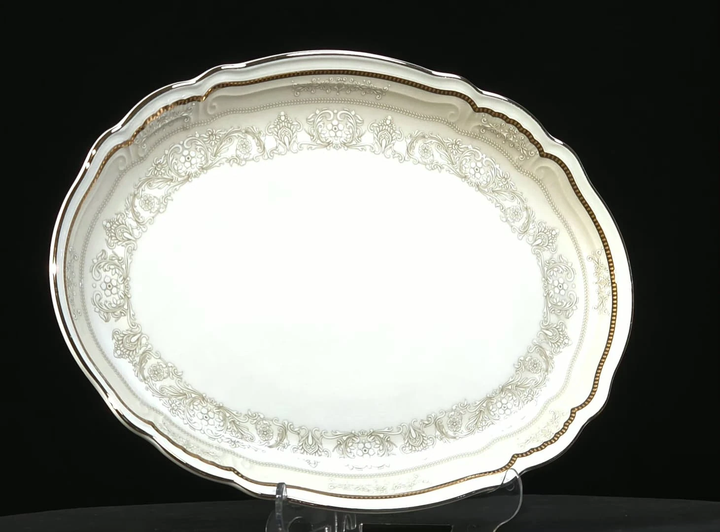 Gri Gold Dantel Desenli Porselen Yemek Takımı