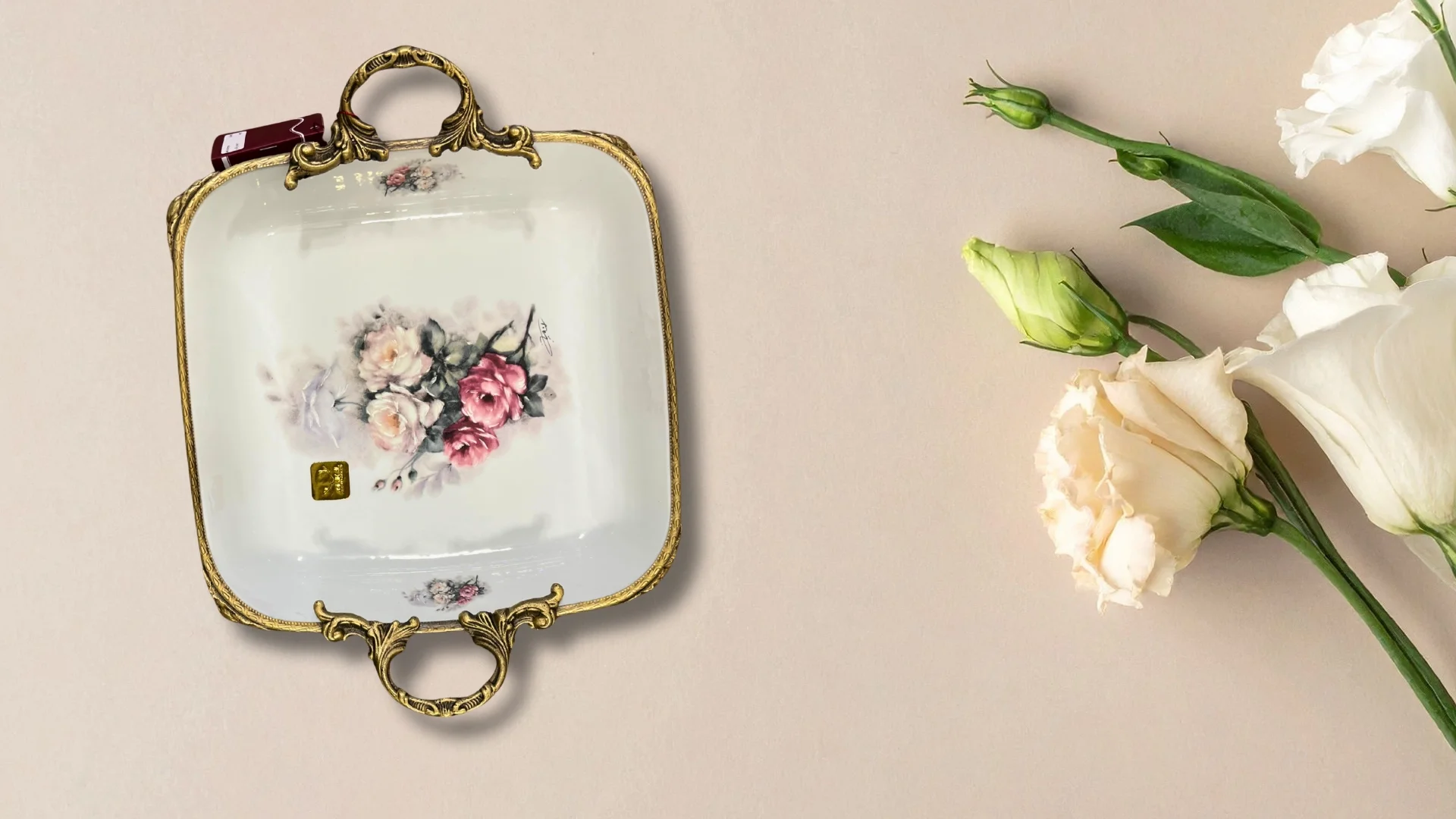 Limoge Çiçek Desenli Altın Kulplu Kare Porselen Sunum Kasesi – 24 cm (5 cm Derinlik)