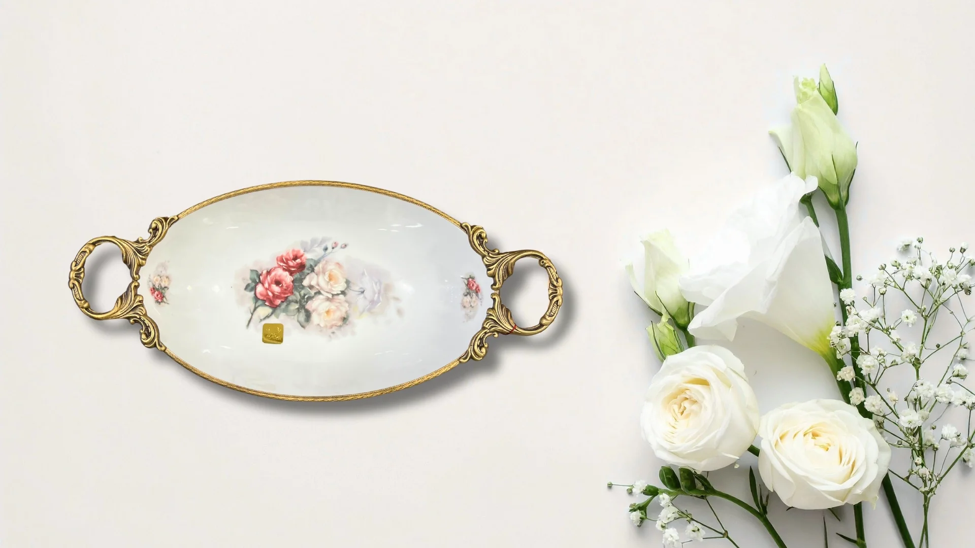 Limoge Çiçek Desenli Altın Kulplu Oval Porselen Sunum Kasesi – 40×8 cm (Ayaklı)