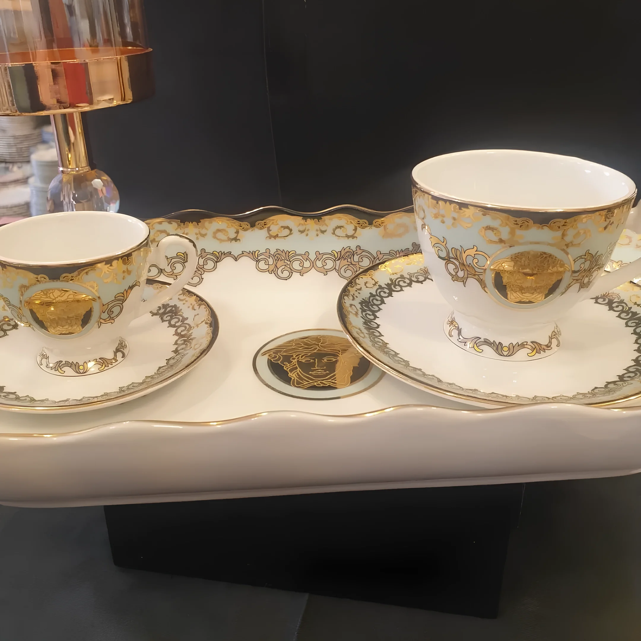 12 Parça 6 Kişilik Çay & Kahve Fincan Takımı ve Büyük Boy & Küçük Boy Tepsi