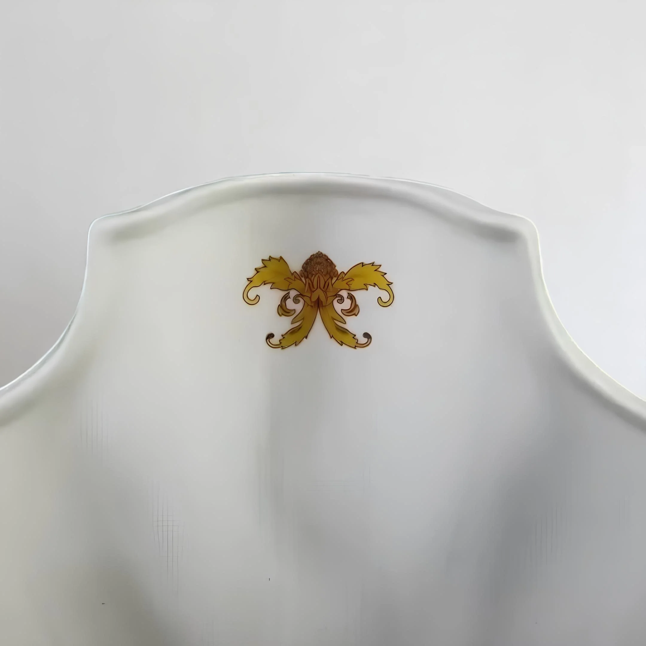 İhtişamlı Barok Stilinde Kulplu Dekoratif Vazo - Sofralarınıza Lüks Bir Dokunuş