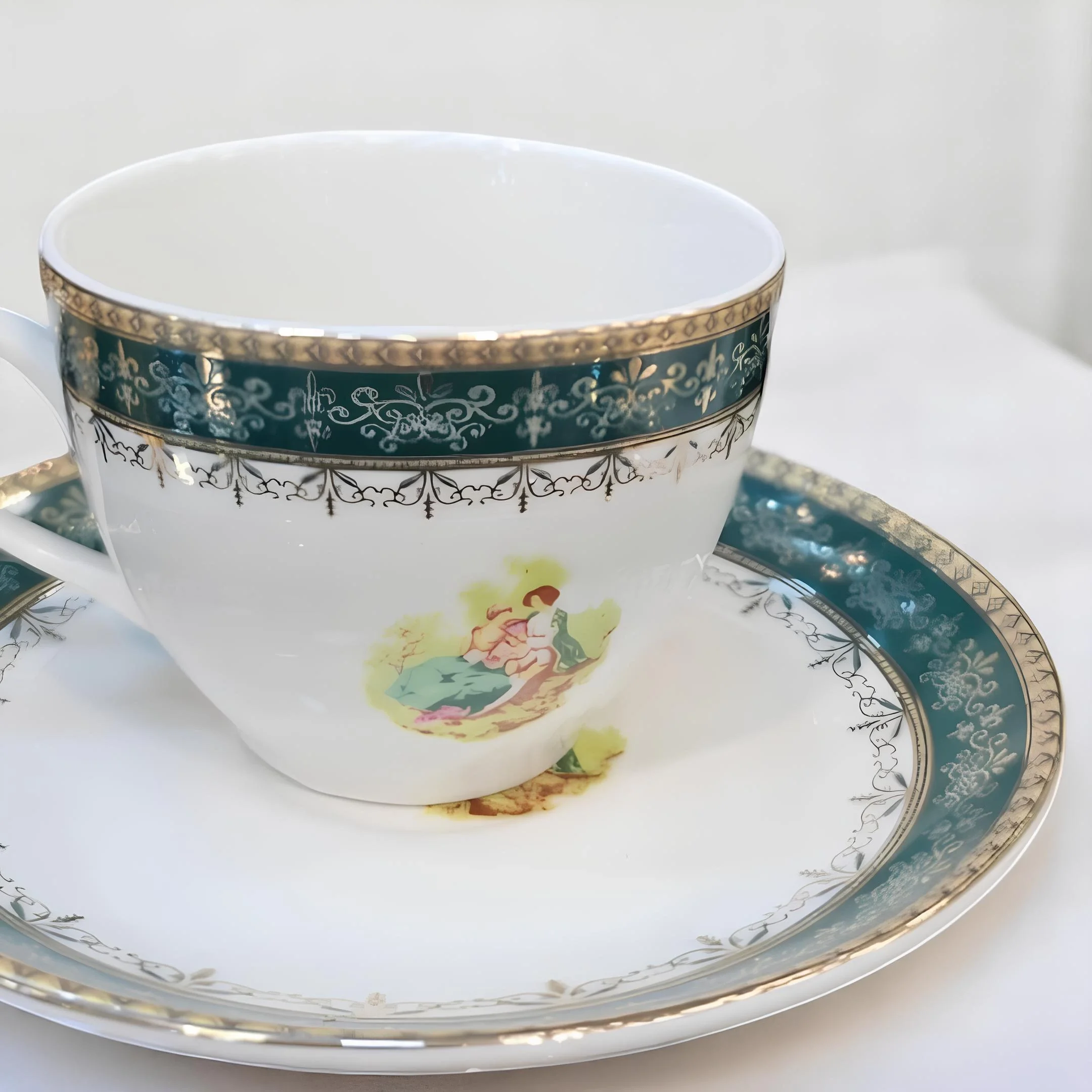 Zamanın Ötesinden Gelen Bir Zarafet 6'lı Fincan Takımı