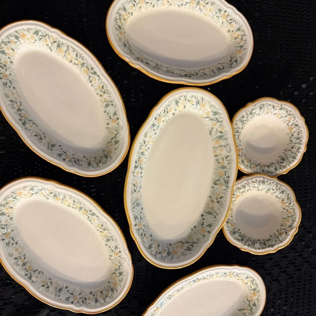 7 Parça Porselen Kahvaltı Takımı – Çiçek Desenli, Sarı Kenar Detaylı