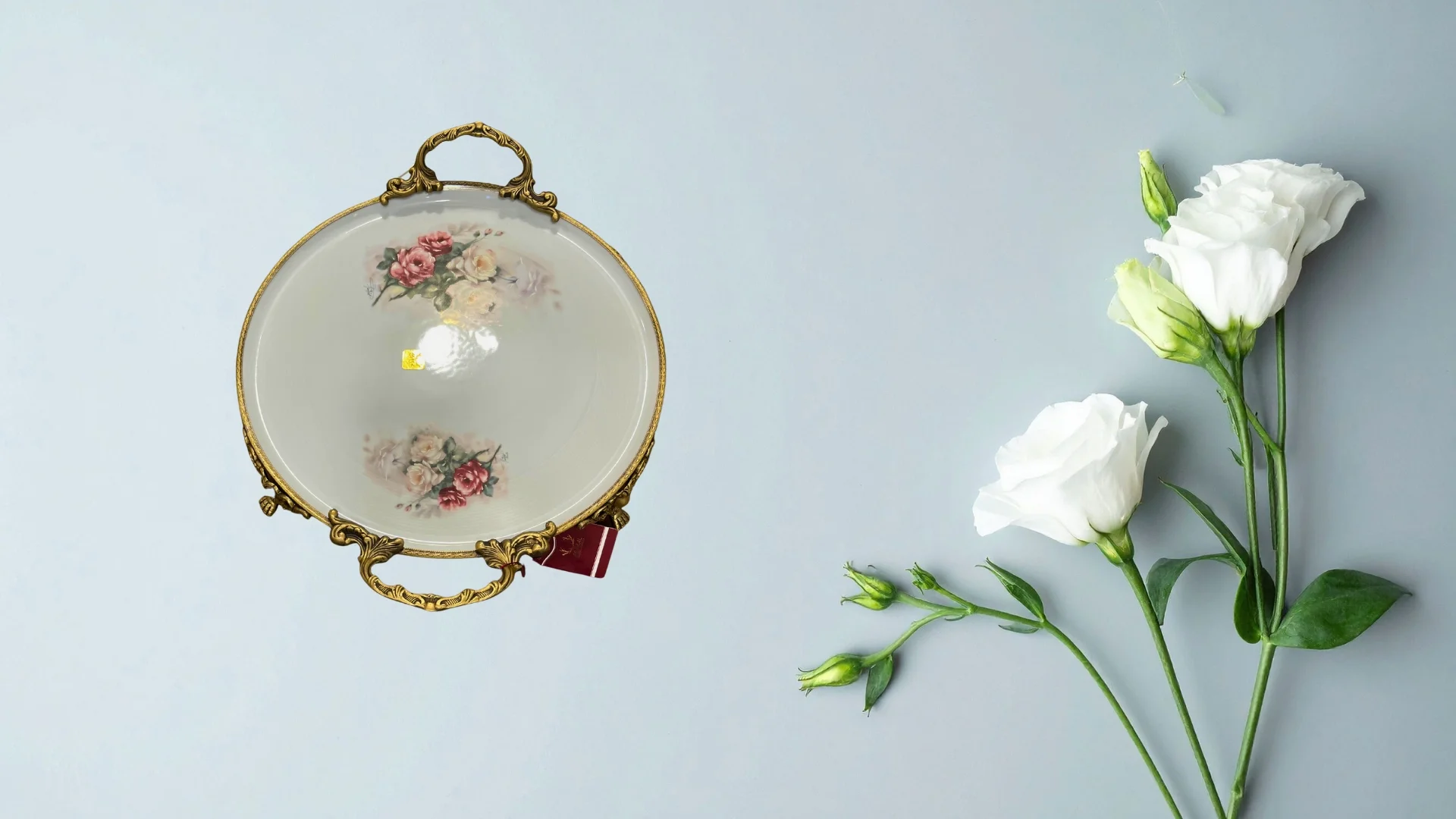 Limoge Çiçek Desenli Altın Kulplu Porselen Sunum Tabağı – 45×38 cm (Ayaklı, Oval/Yuvarlak)