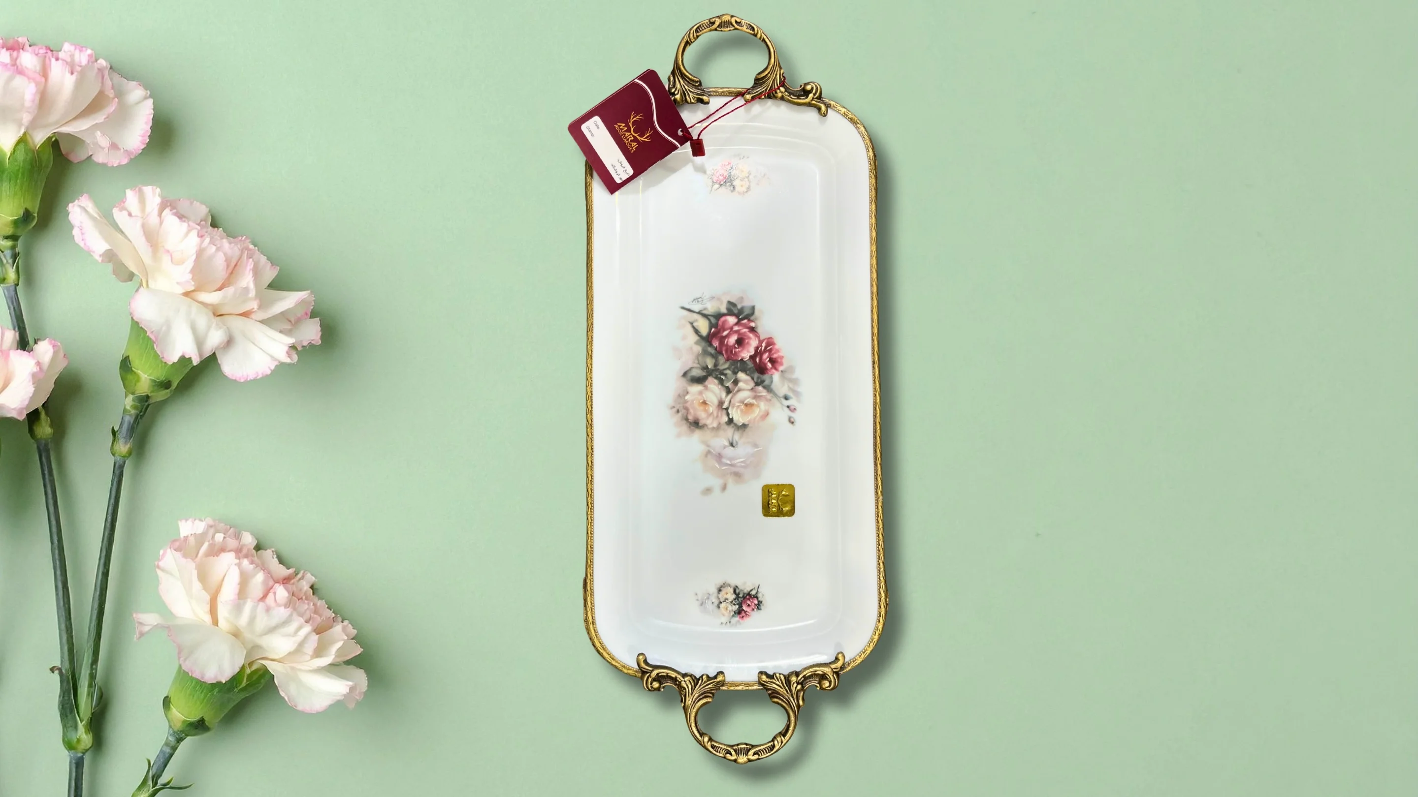 Çiçek Desenli Porselen Dikdörtgen Sunum Tepsisi – Altın Detaylı, Metal Kulplu