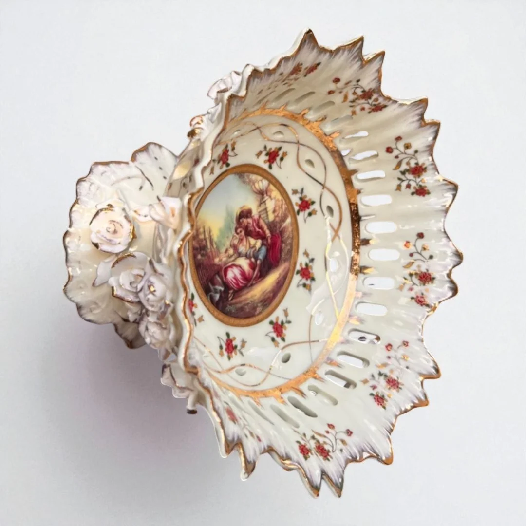 El İşlemeli Dekoratif Porselen Ayaklı Kase