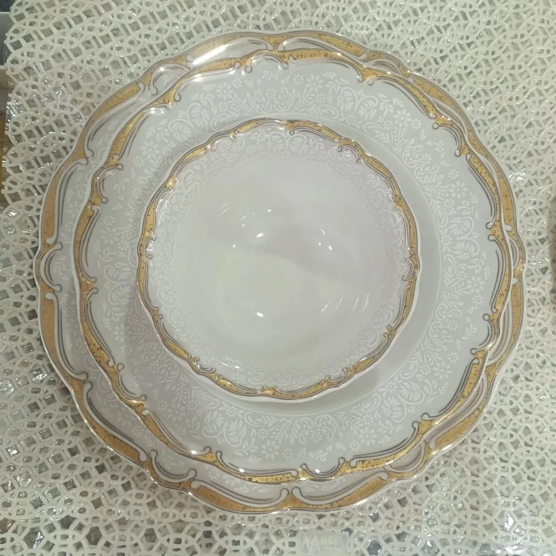 Lüks Altın İşlemeli Porselen Yemek Takımı 56 Parça 12 Kişilik